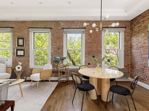 77 Perry Street image 1 of 14