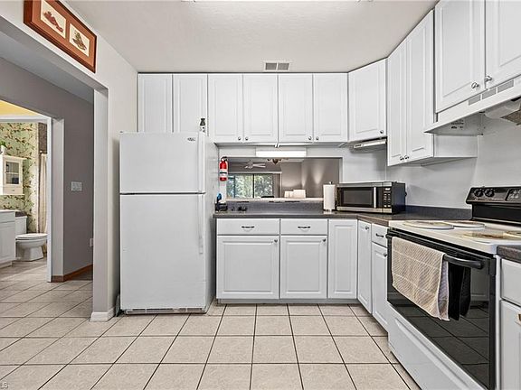 4th image of 5258 Treetops DR #J103