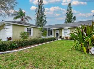 1921 SE Gaskins Cir, Port Saint Lucie, FL 34952