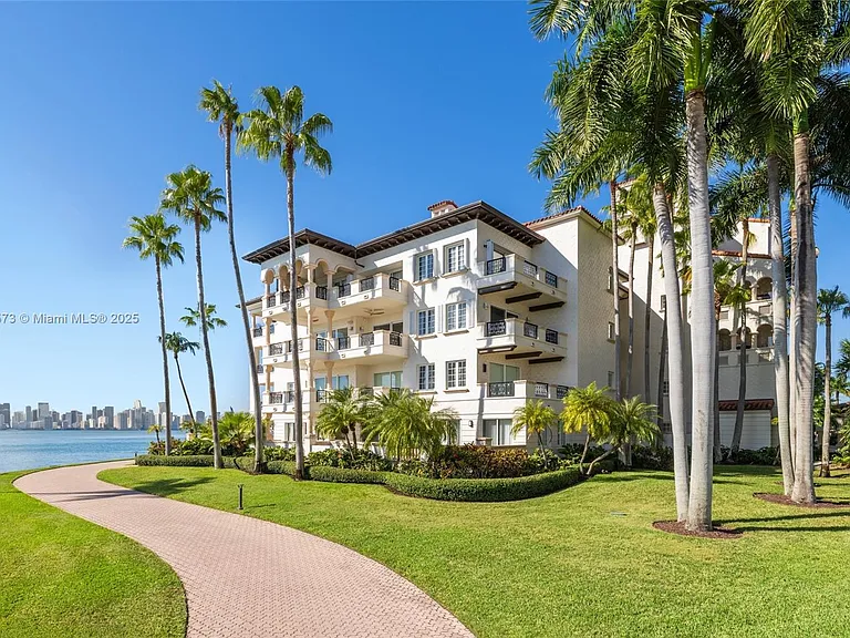 4924 Fisher Island Dr #4924 — Photo 57