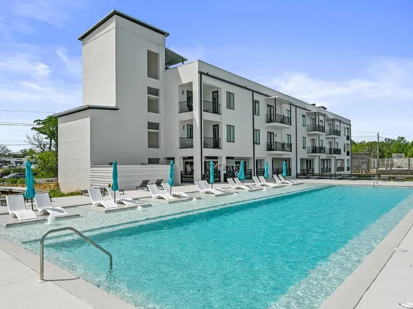 1302 Magnolia St #105, Gulfport, MS 39507