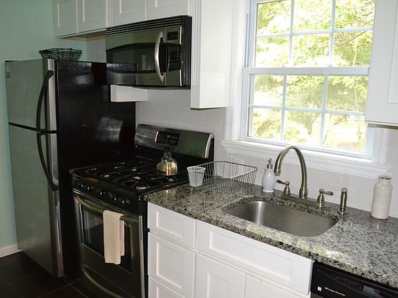 5th image of 28 Wedgewood Dr APT 41