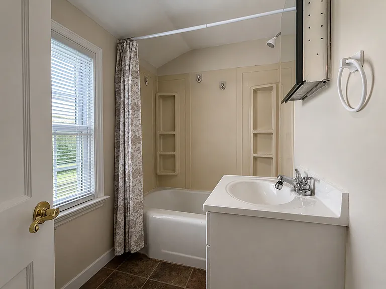 430 Brimmer Ave — Photo 22