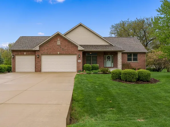 8726 Carberry Ln, Roscoe, IL 61073