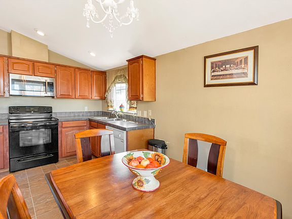 5th image of 1028 Nogales St