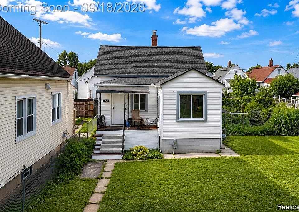 3875 Sobieski St, photo 2