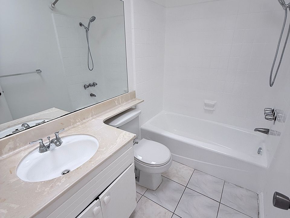 1st image of 202 Bicknell Ave #209