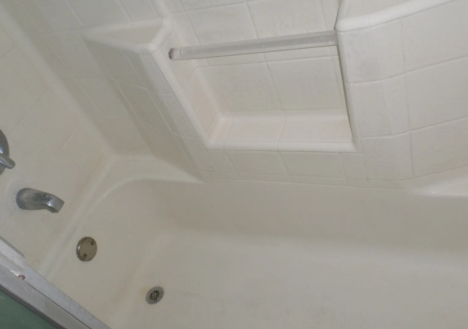 2 Bedroom 2 Bathroom Apt Free 2 Car Gate Parking Hard Wood Floor — Photo 3