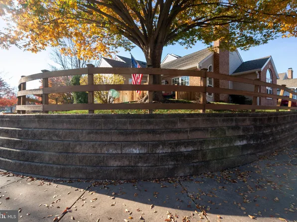 37 Woolsey Ct, Pennington, NJ 08534