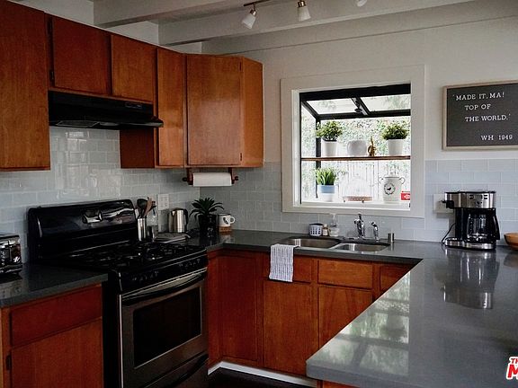 5th image of 1150 Wilcox Pl
