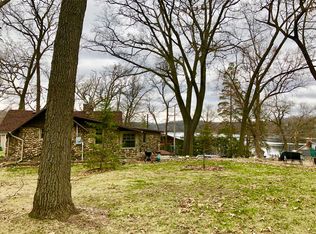 181 Shore View Dr, Chelsea, MI 48118