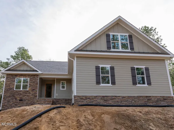133 Beacon Ridge Drive, West End, NC 27376