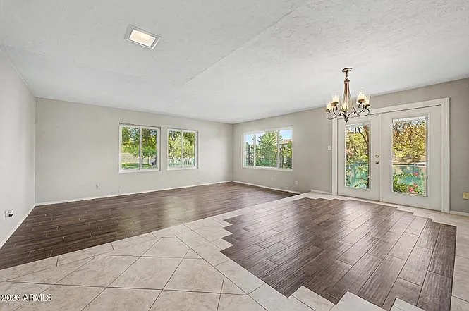 965 E Lamplighter Ln — Photo 6