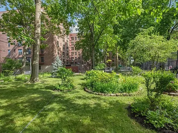 33-44 Junction Boulevard image 13 of 29