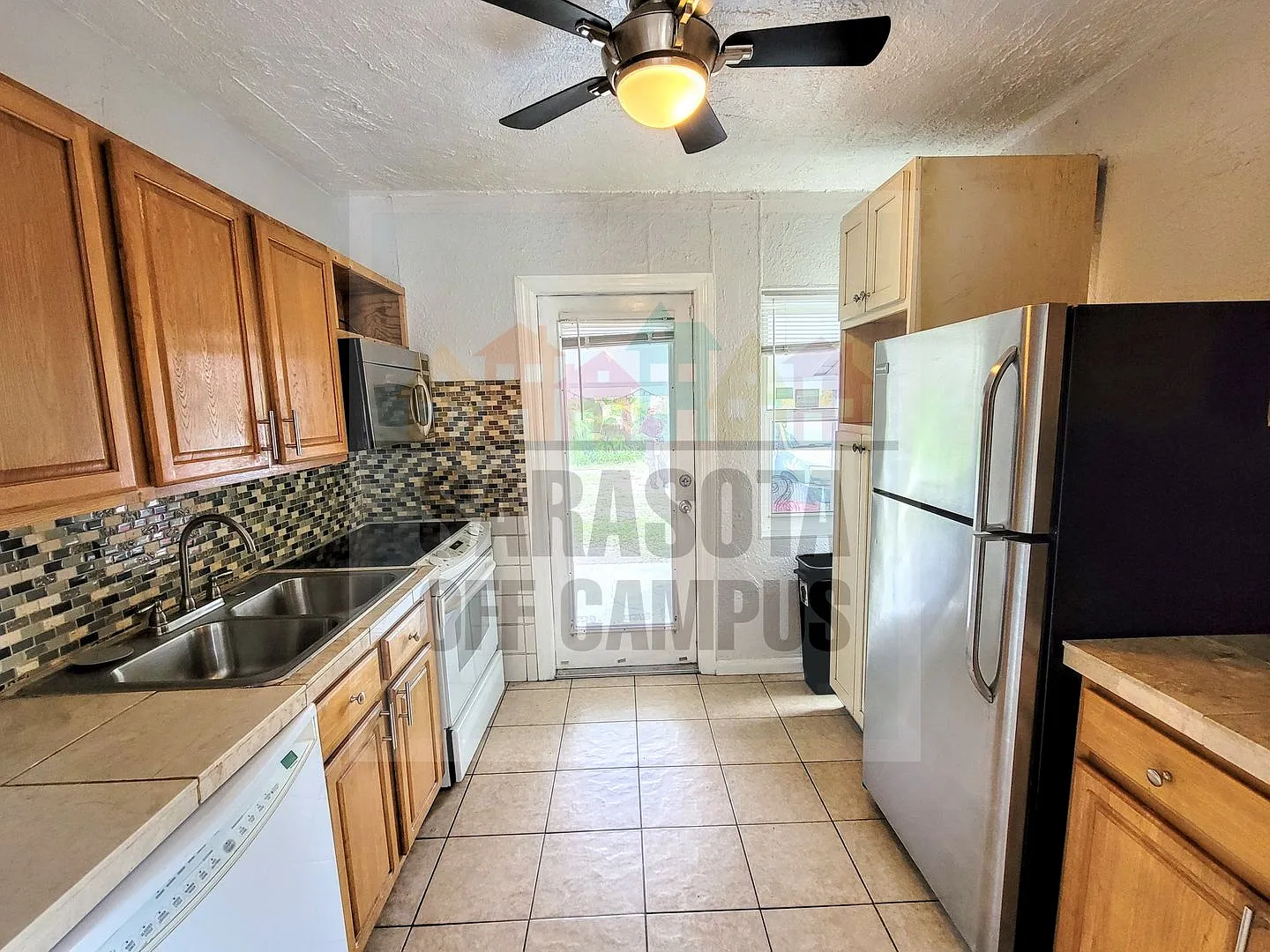 1148 Highland Ave — Photo 3