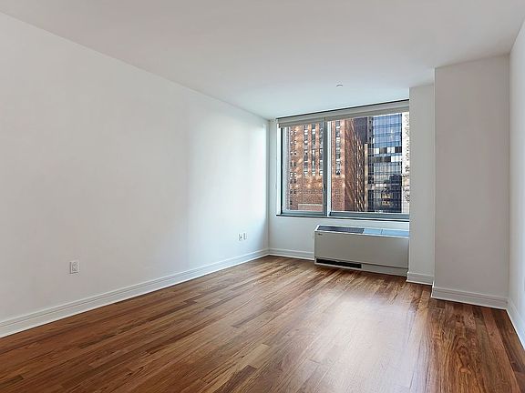 5th image of 30 West St APT 5D