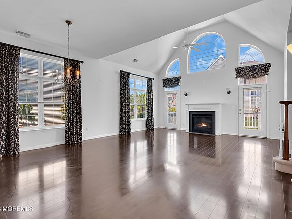 4th image of 52 Plymouth Way