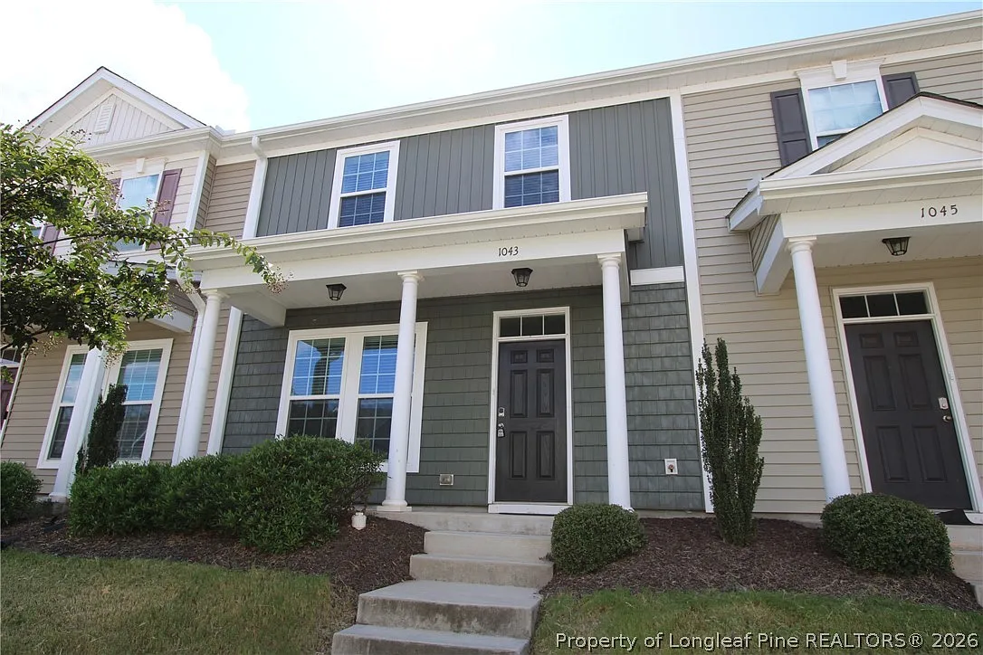 3 bed, 2.5 bath, $1,995 — Photo 1