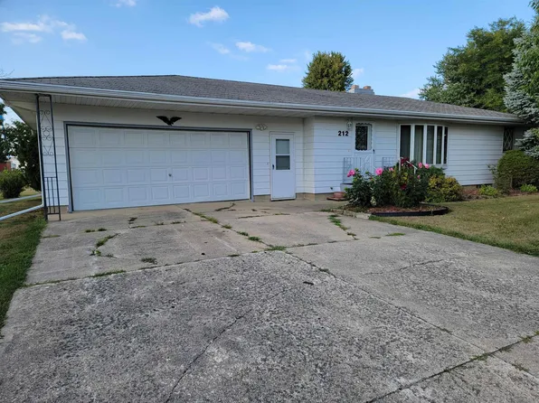 212 4th Ave SW, Cresco, IA 52136