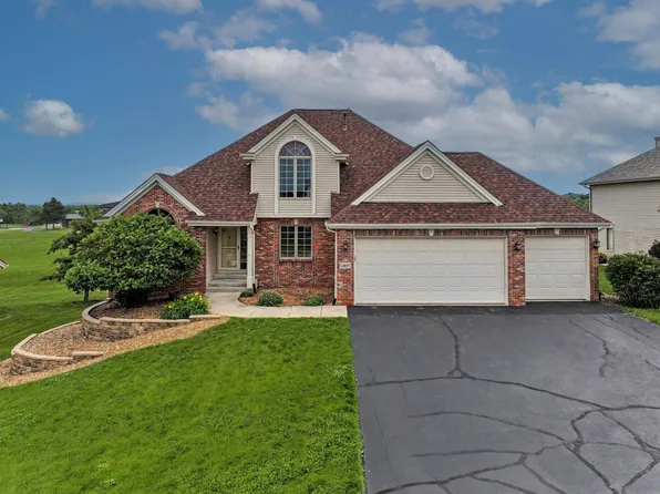11697 Deacon Dr, Rockton, IL 61072