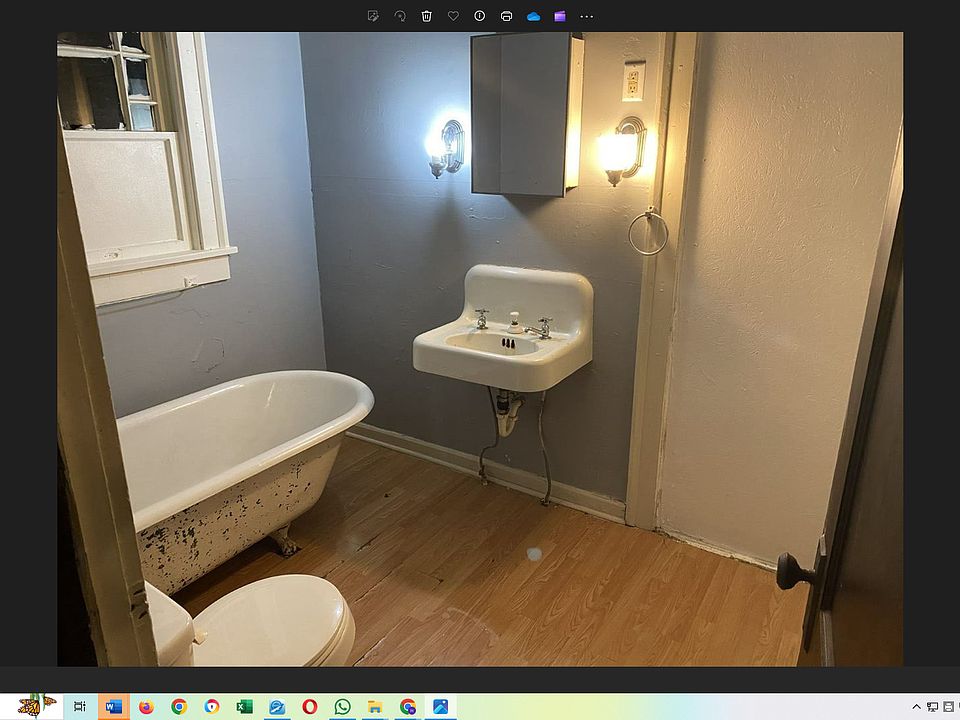 2nd image of 425 W 4th St #1