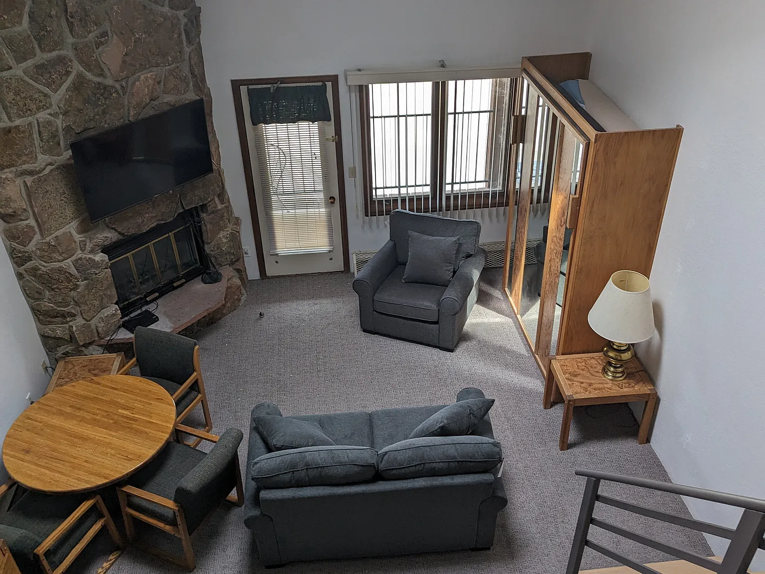 Studio, 555 sqft, $1,800 — Photo 2