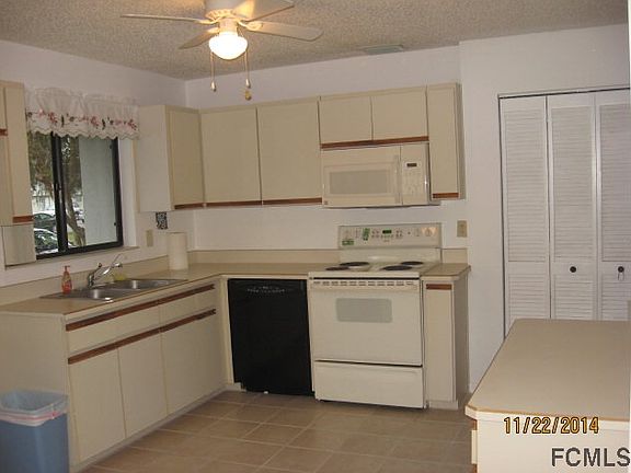 3rd image of 37 Lake Forest Pl