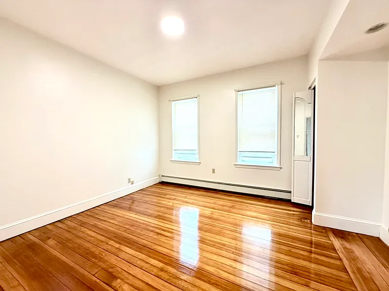 1129 Saratoga St #1 — Photo 8