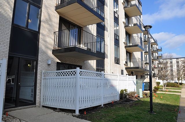 1st image of 9118 Elmwood Dr #1L