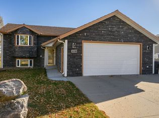 4118 34th Ave NW, Mandan, ND 58554