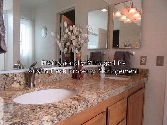 5th image of 731 E Palomino Dr