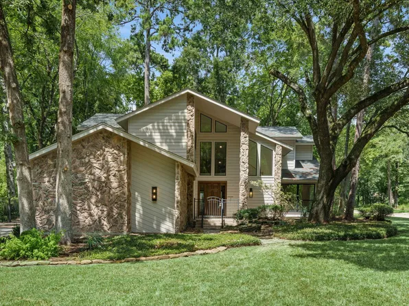 2 Crescent Falls Ct, Spring, TX 77381