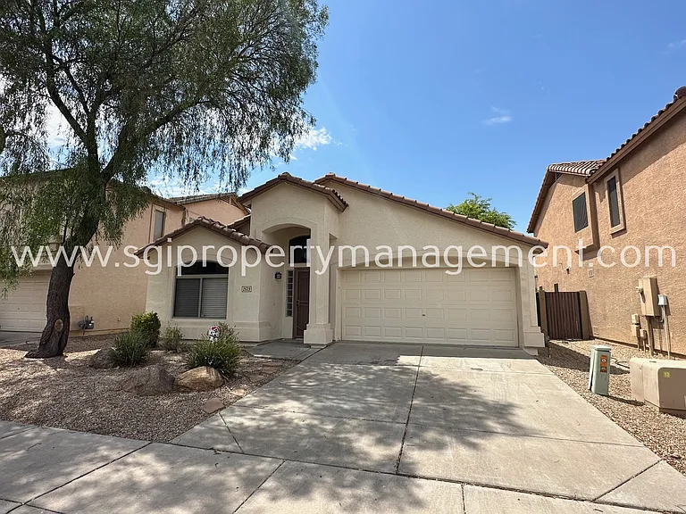 2523 W White Feather Ln — Photo 1