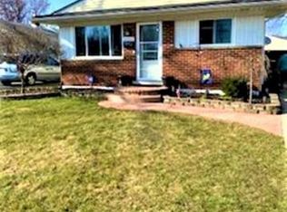 22213 Gordon Rd, Saint Clair Shores, MI 48081