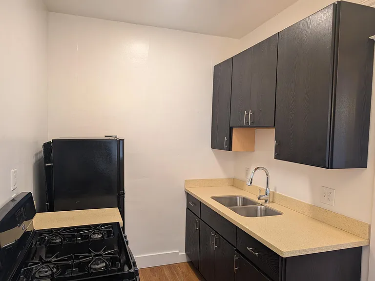 The Langham Apartments — Photo 23