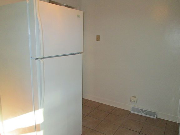 3rd image of 6837 City View Dr