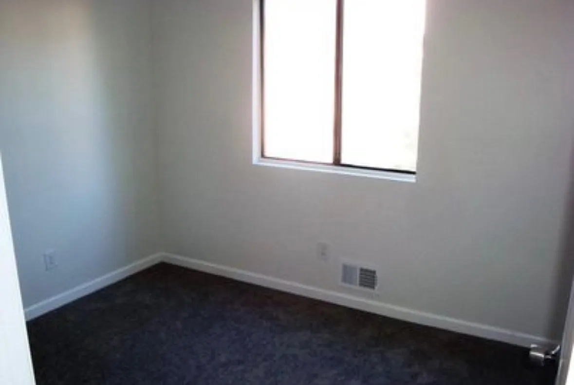 4 bed, 1172 sqft, $3,650 — Photo 4