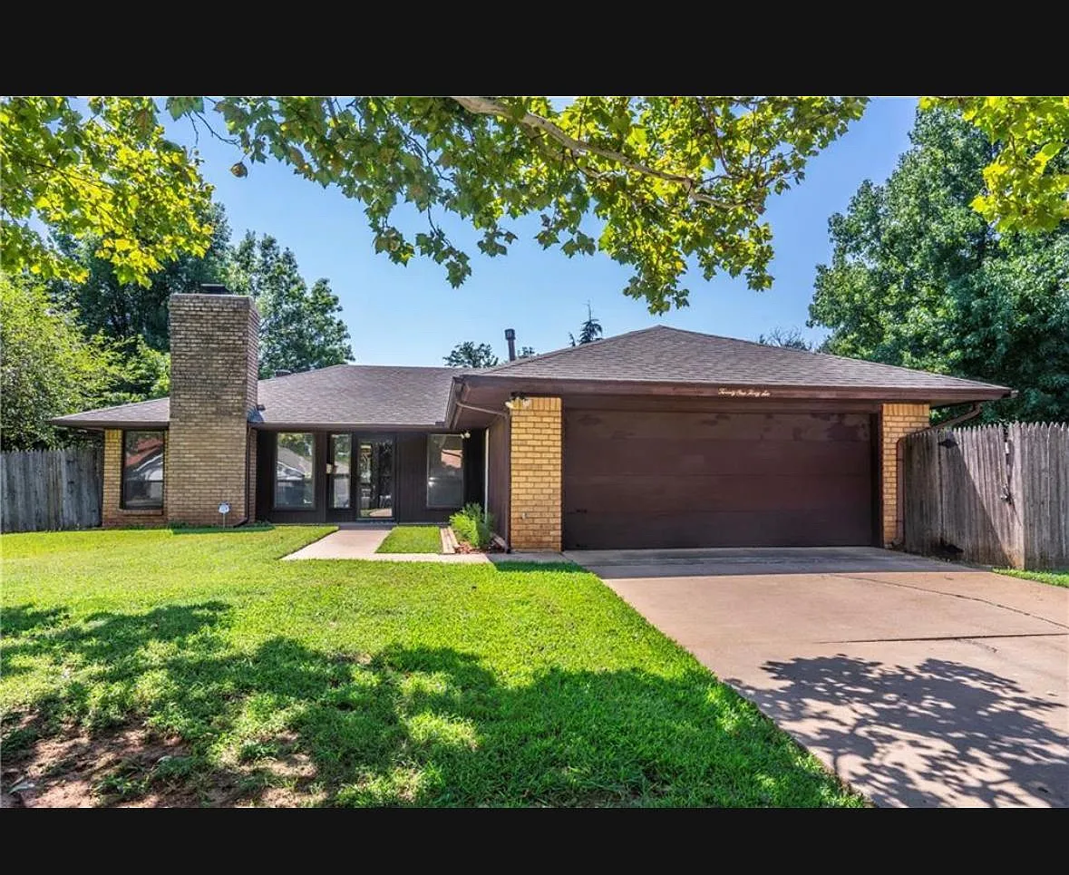 3 bed, 1353 sqft, $1,750 — Photo 1
