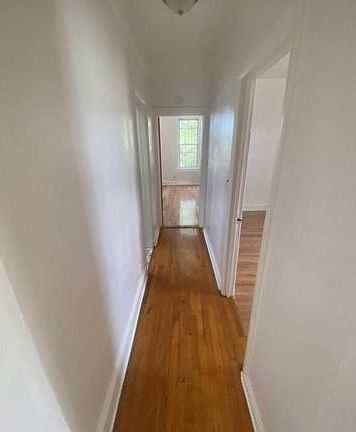 4th image of 847 E 220th St