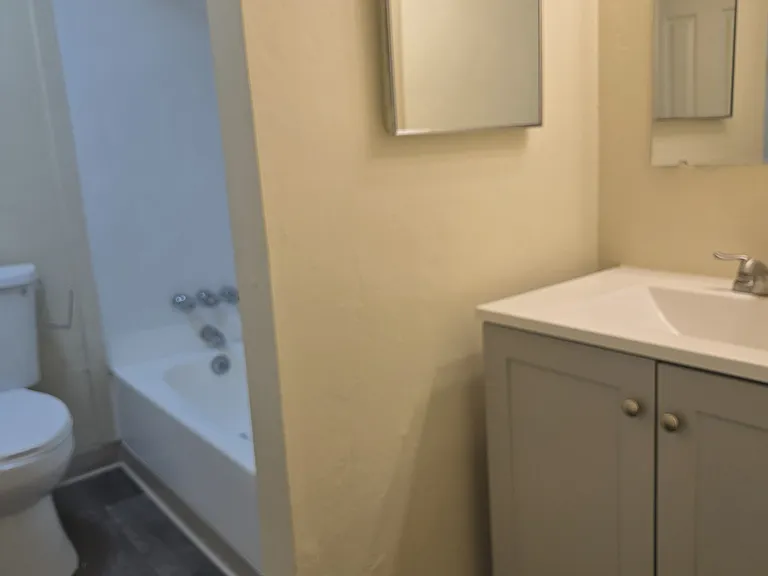 Rosemont Garden Apartments — Photo 34