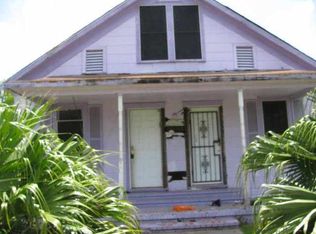 922 10th St, Port Arthur, TX 77640