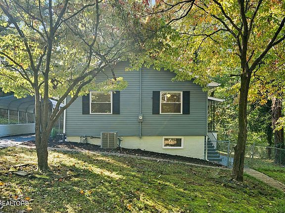 3rd image of 132 Taylor Rd