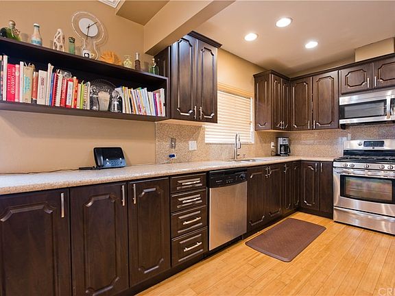 4th image of 20224 Sherman Way Unit 29