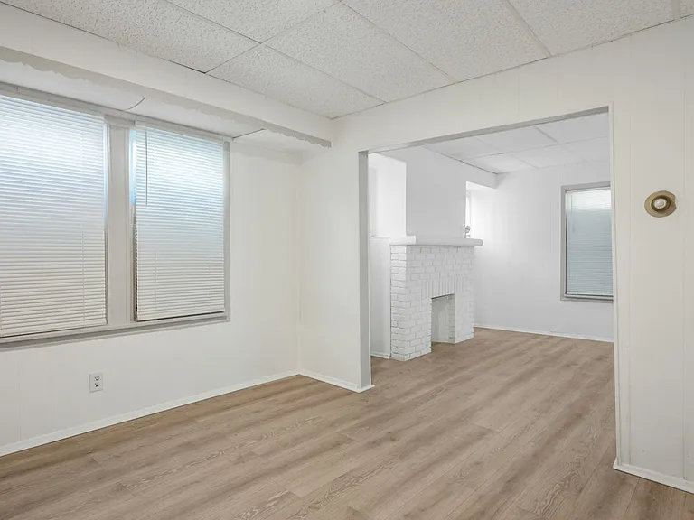 1554 Larchmont Rd #B — Photo 3
