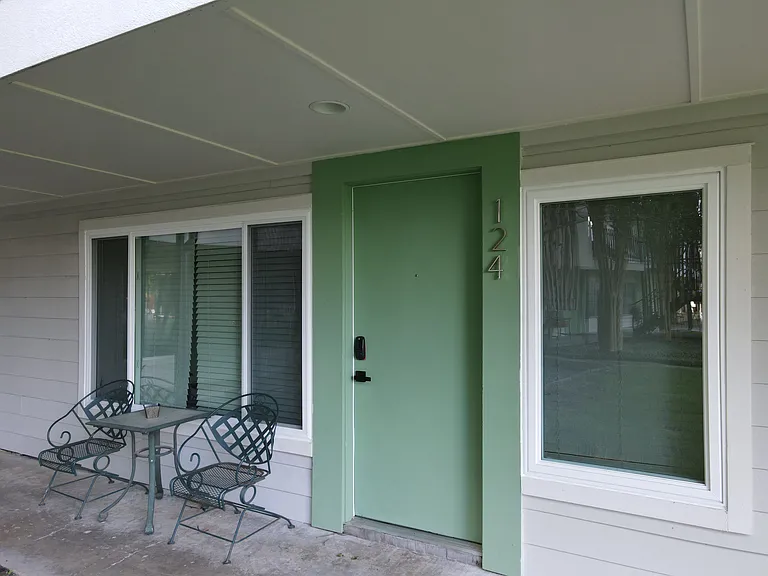 2200 Dickson Dr #124 — Photo 13