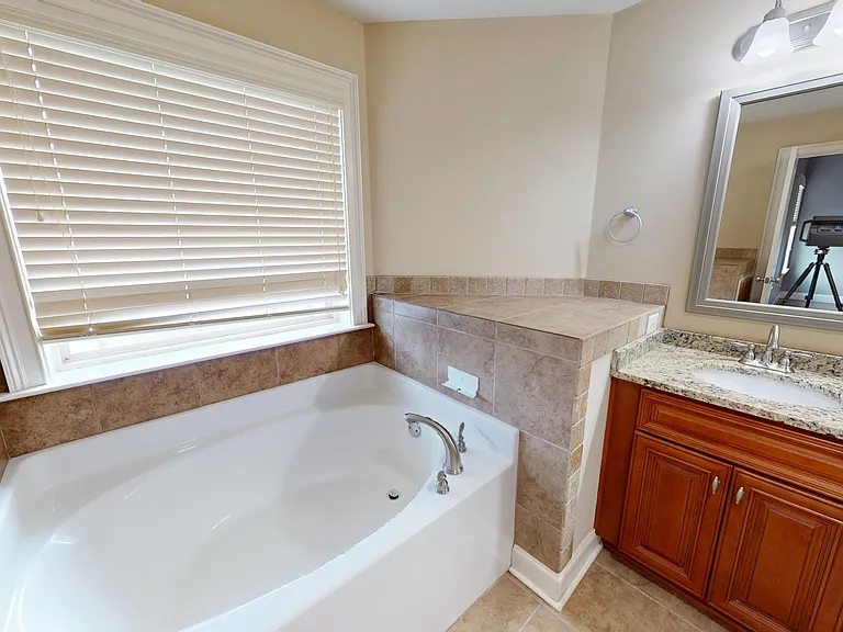 415 Melison Dr — Photo 26