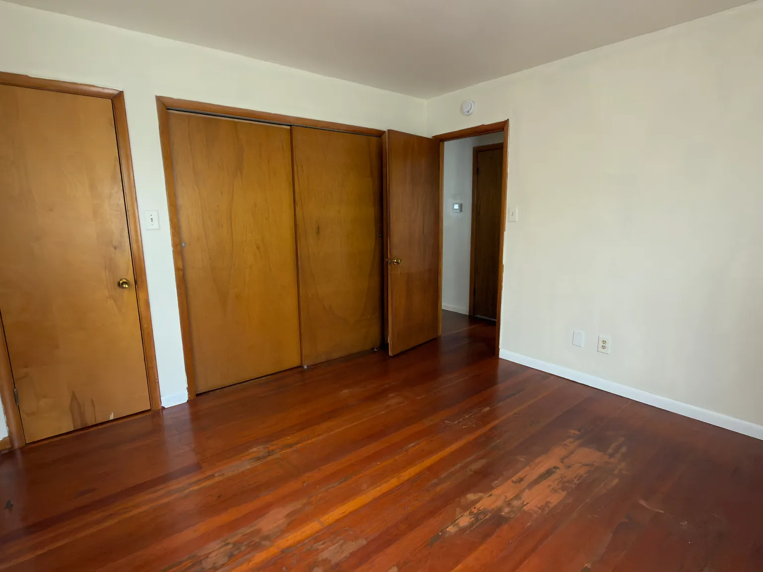 2909 Elm Street — Photo 4
