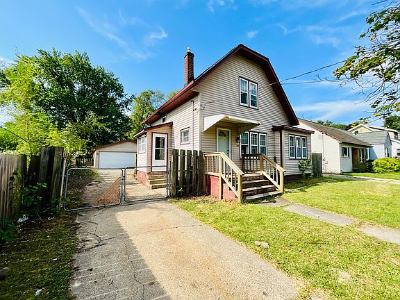 4th image of 140 Lemyra St SE
