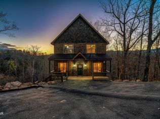 1656 Parkway Ter, Gatlinburg, TN 37738