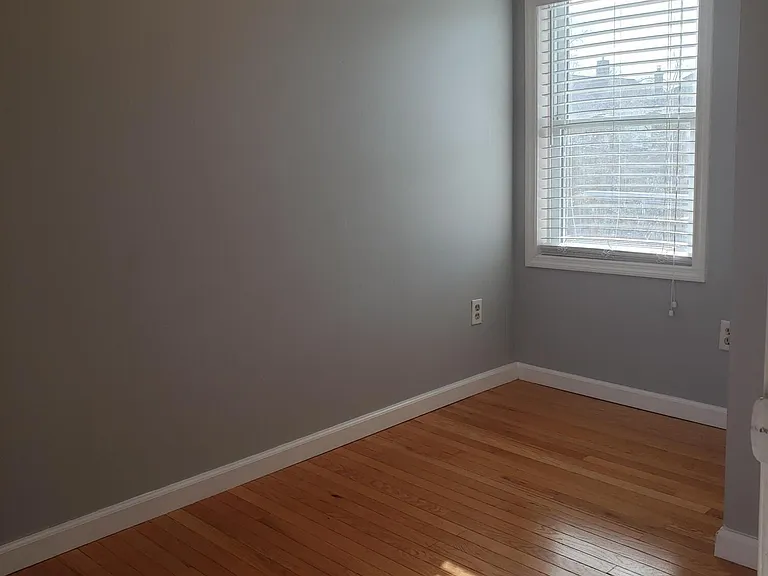 49 Locust Ave — Photo 15
